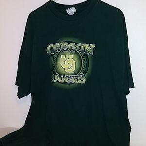 Footlocker Oregon Ducks XXL t-shirt.